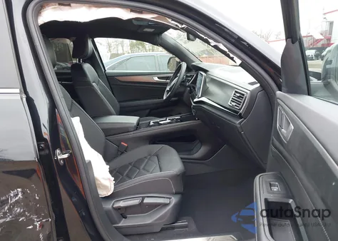 2024 Volkswagen Atlas Cross Sport 2.0T Se W/Technology z USA, uszkodzony, nr VIN 1V2HE2CA0RC220818